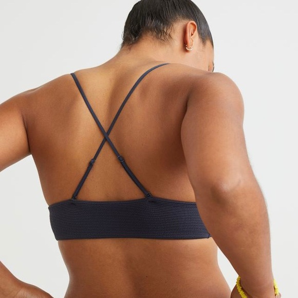 H&M Triangle Bikini Top - Picture 3 of 8